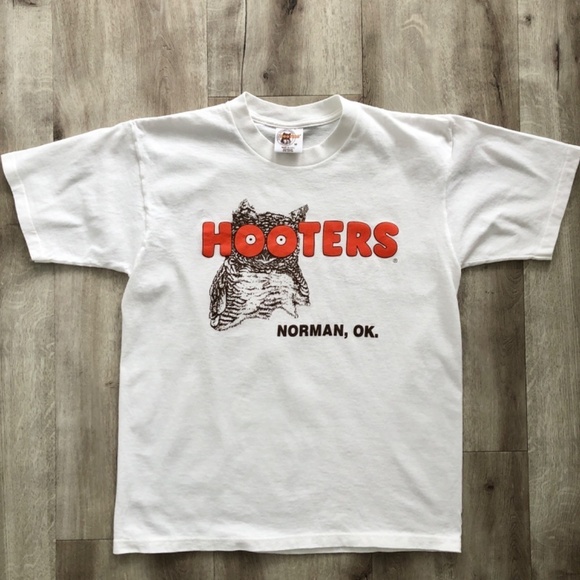 Hooters, Vintage T shirt, Norman, Oklahoma, Mens, Size Med, Good Condition - Picture 3 of 8